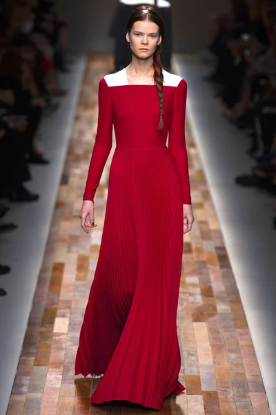 Look 28